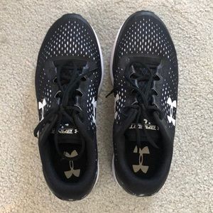 Underarmour running shoes